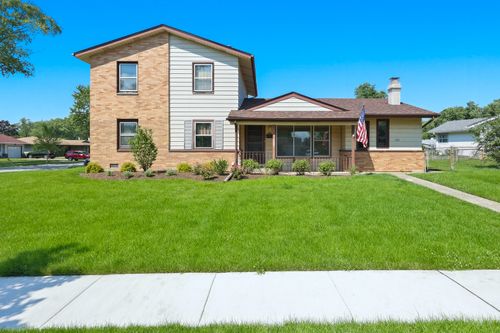 264 Tanglewood Dr, Elk Grove Village, IL, 60007-1749 | Card Image