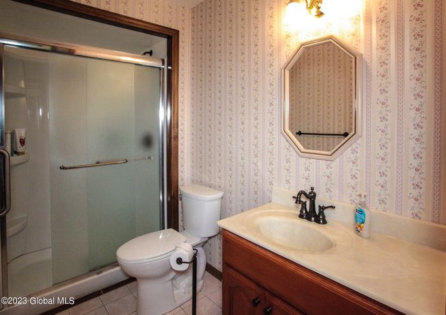 MAIN FLOOR FULL BATH | Image 22