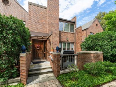 504 - 504 Burr Oak Place, Townhouse with 3 bedrooms, 3 bathrooms and 2 parking in Hinsdale IL | Image 1