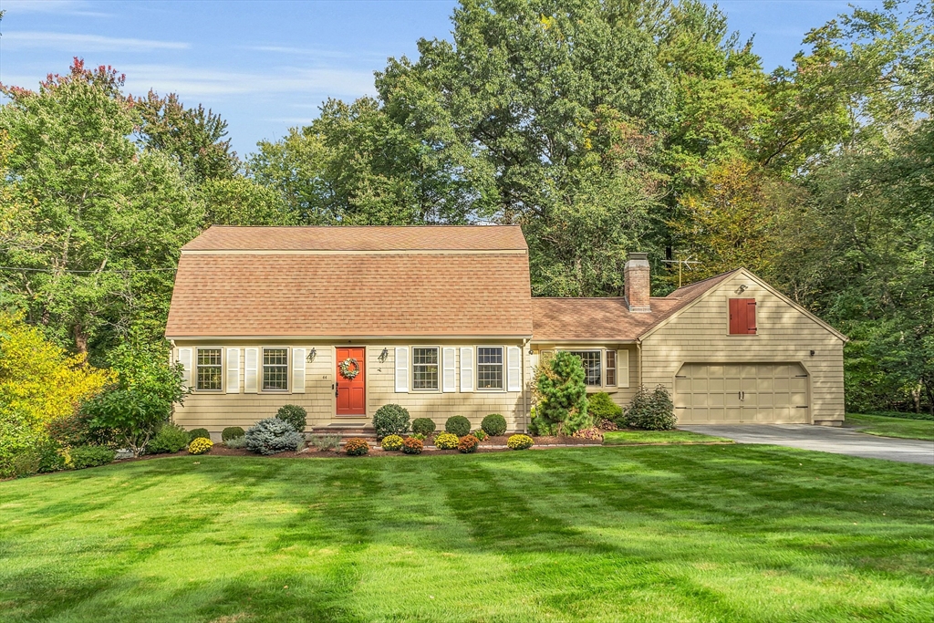 Thomas Dr, Chelmsford, MA 01824