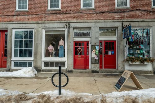 357 Main St, Yarmouth, ME, 04096-7936 | Card Image