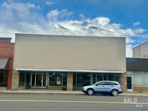 430 Main St, Gooding, ID, 83330-1305 | Card Image