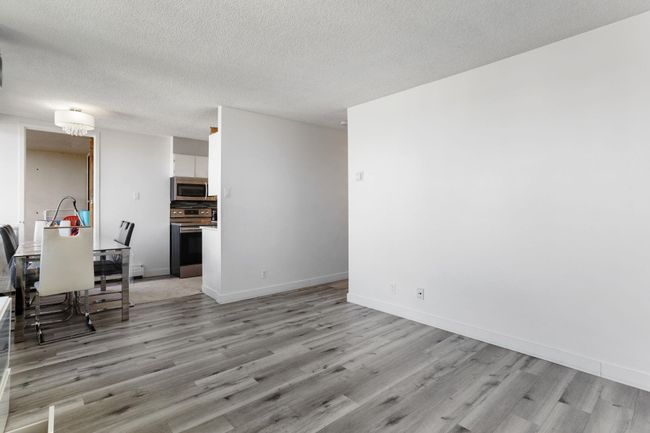 1206 - 7275 Salisbury Avenue, Condo with 2 bedrooms, 1 bathrooms and 1 parking in Burnaby BC | Image 5
