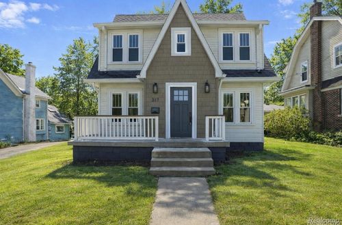 317 W Saint Clair St, Romeo, MI, 48065-4664 | Card Image