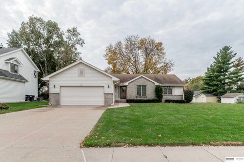 20615 Laramie Road, Omaha, NE, 68022 | Card Image
