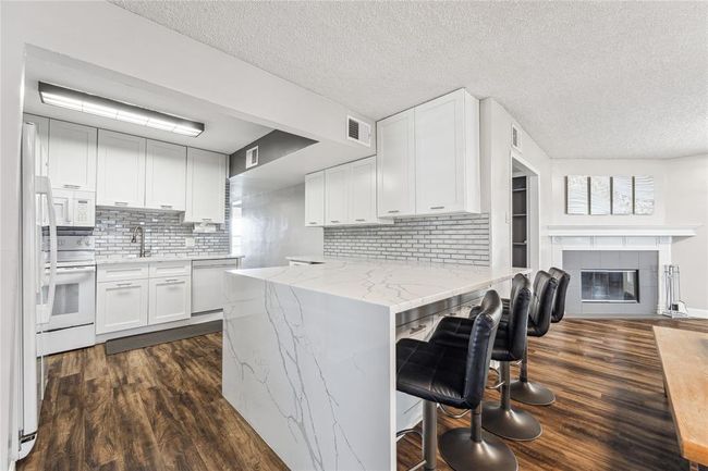 1330 Coral Way, House other with 4 bedrooms, 5 bathrooms and 3 parking in Tiki Island TX | Image 20