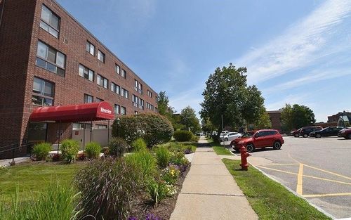 apt-201-5 Green St, Dover, NH, 03820-3352 | Card Image