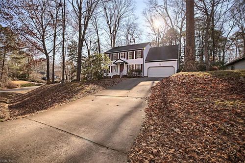 2847 Hidden Lake Dr, Williamsburg, VA, 23185-8022 | Card Image