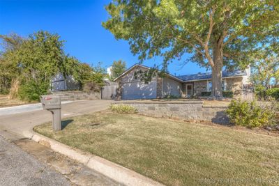 2909 W 61st Place, House other with 3 bedrooms, 2 bathrooms and null parking in Tulsa OK | Image 3