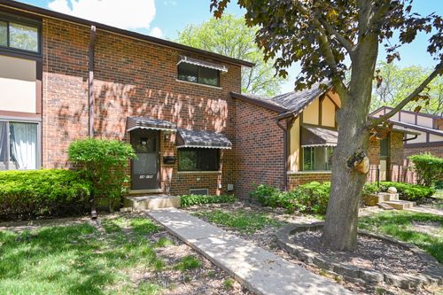 18W170 16th St, Villa Park, IL, 60181-3851 | Card Image