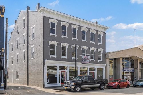 125 Walnut St, Lawrenceburg, IN, 47025-1837 | Card Image