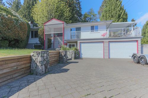 1352 E 16th Street, North Vancouver, BC, V7J1L4 | Card Image