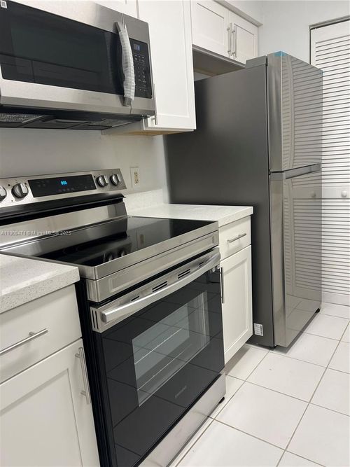 apt-312-500 Ne 2nd St, Dania Beach, FL, 33004-3370 | Card Image