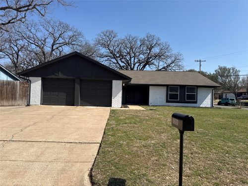 6908 Briardale Dr, North Richland Hills, TX, 76182-3945 | Card Image