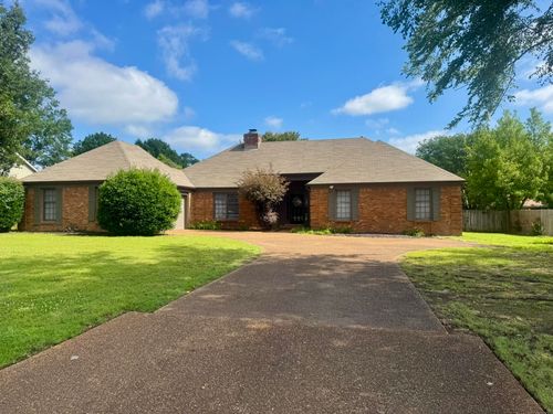 510 Autumn Run Dr, Collierville, TN, 38017-1646 | Card Image