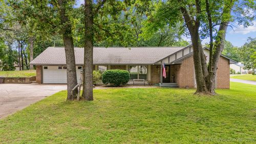 16 Big Bluff St, Pryor, OK, 74361-2630 | Card Image