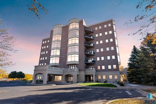 504-2908 W 37th Cir Circle, Sioux Falls, SD, 57105 | Card Image