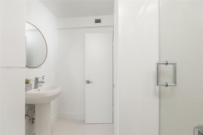 PH15 - 800 West Ave, Condo with 3 bedrooms, 2 bathrooms and null parking in Miami Beach FL | Image 25