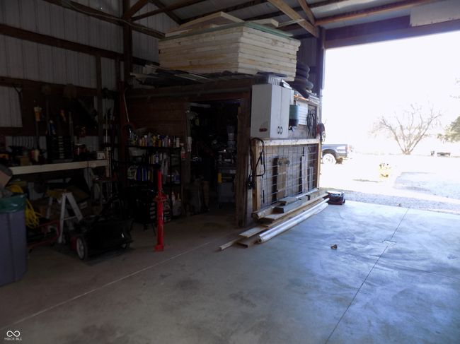 Garage Door Entry/Storage Room/Man Cave | Image 22