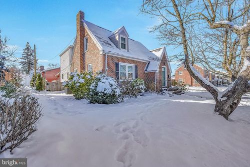 630 N 2nd St, EMMAUS, PA, 18049-2515 | Card Image