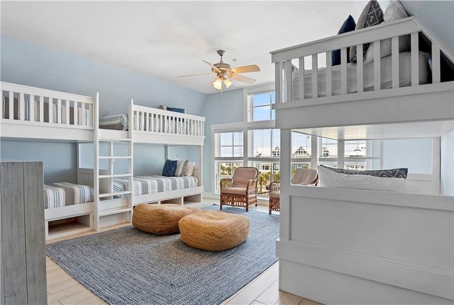 3-304 - 140 Social Cir, Condo with 3 bedrooms, 3 bathrooms and null parking in Port Aransas TX | Image 4
