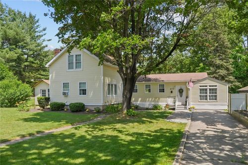 273 Main St, Fiskeville, RI, 02823-1104 | Card Image