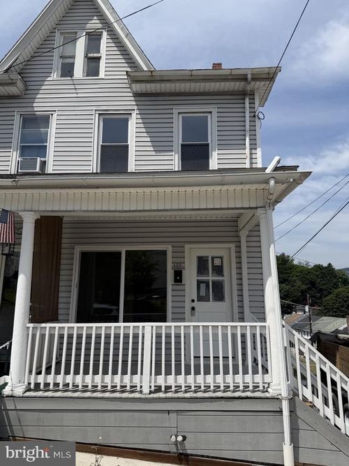 400 S Market St, Shamokin, PA, 17872-6333 | Card Image