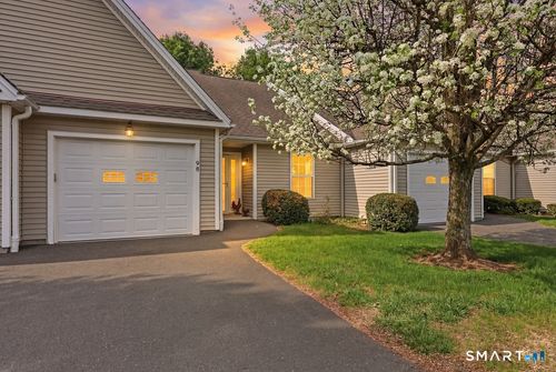 98-98 Haley Ln, Sandy Hook, CT, 06482-1701 | Card Image