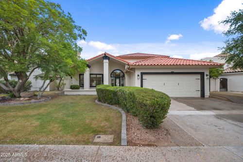 2036 E Catamaran Dr, Gilbert, AZ, 85234-2814 | Card Image