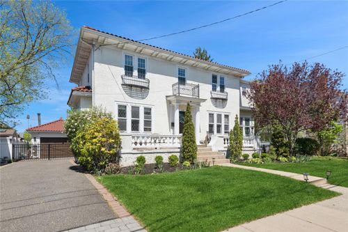 112 Wilson St, East Rockaway, NY, 11518-1025 | Card Image