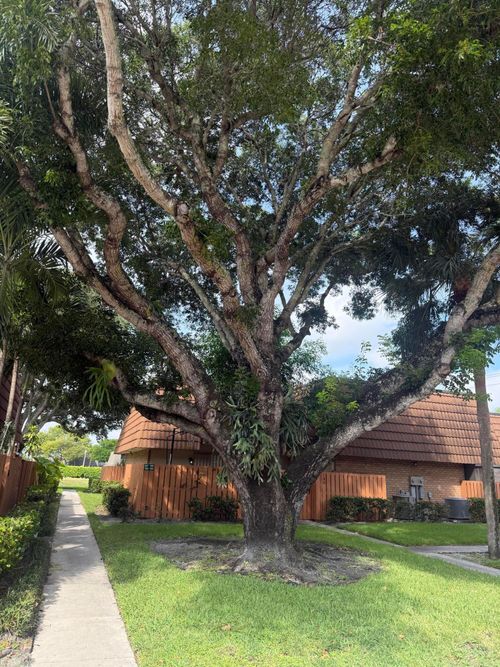 187 Charter Way, West Palm Beach, FL, 33407-6630 | Card Image