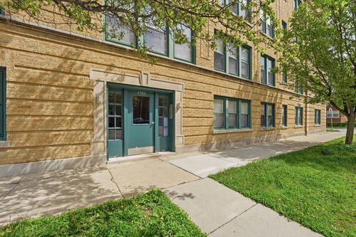 3e-4900 Davis St, Skokie, IL, 60077-1720 | Card Image