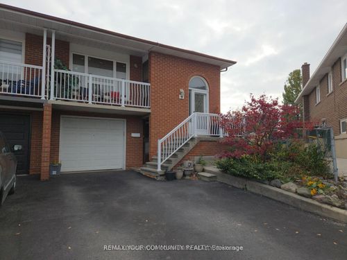 9 Stocco Crt, Woodbridge, ON, L4L2X9 | Card Image