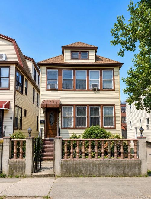 9425 54th Ave, Elmhurst, NY, 11373-4613 | Card Image