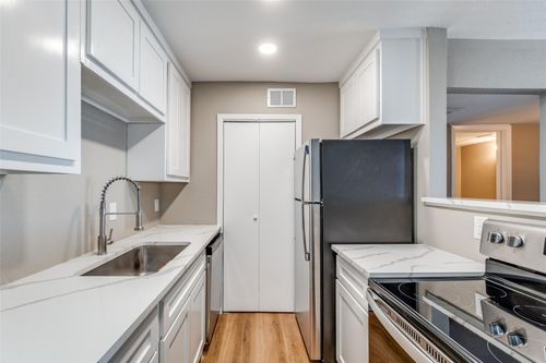 apt-205-1603 N Garrett Ave, Dallas, TX, 75206-7744 | Card Image