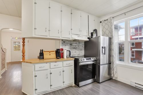 1182 Rue Cartier, Shawinigan, QC, G9N4L7 | Card Image