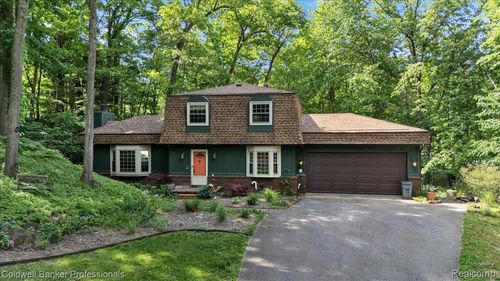 8873 Nepahwin Dr, Clarkston, MI, 48348-3337 | Card Image