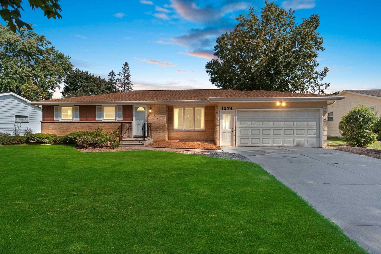 Alice Dr, Green Bay, WI 54304