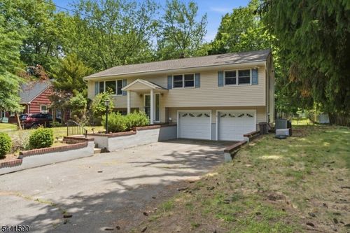 741 Westwood Ave, River Vale, NJ, 07675-6639 | Card Image