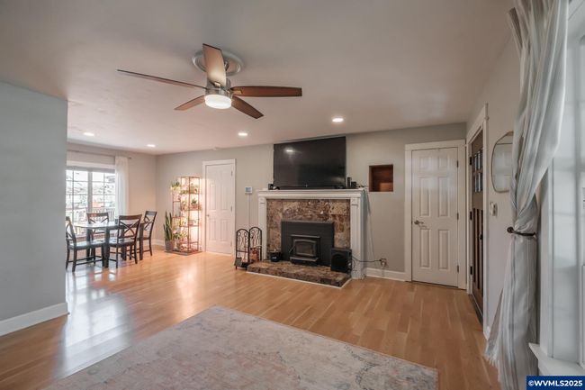 409 28 Th Ave Se, House other with 3 bedrooms, 2 bathrooms and null parking in Albany OR | Image 9