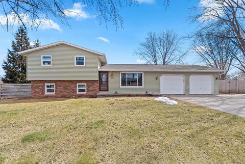 1935 Bunker Hill Court, DE PERE, WI, 54115 | Card Image