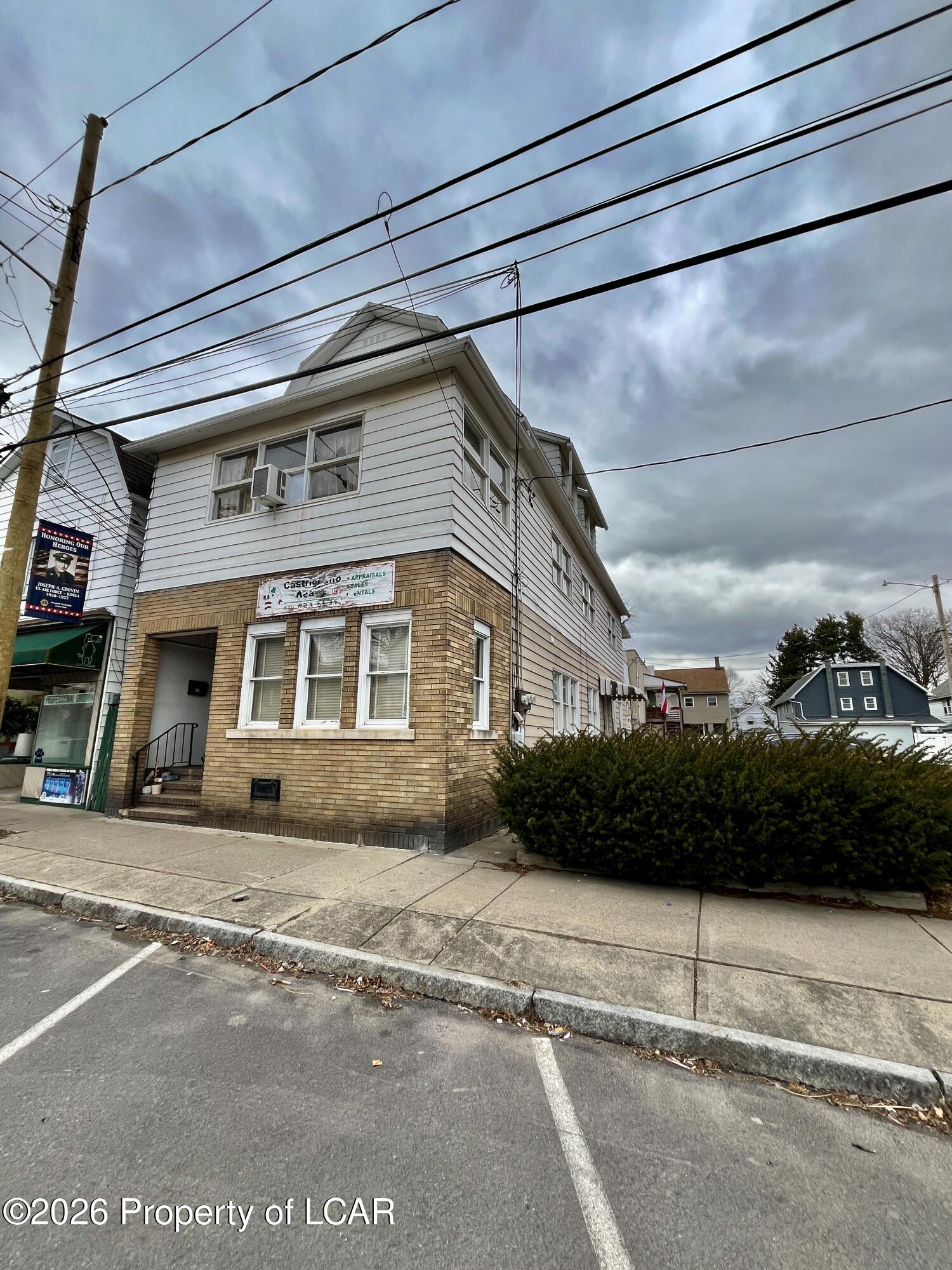22 Lee Park Ave, Hanover Township, PA 18706