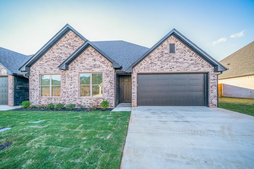 1429 Page Valley Cir, Longview, TX, 75601-0052 | Card Image