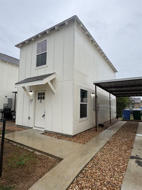 217-350 Debus Dr, Taylor, TX, 76574-2452 | Card Image