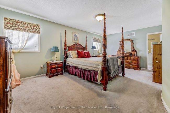 164 Dixon Dr, House other with 4 bedrooms, 3 bathrooms and 2 parking in Milton ON | Image 19