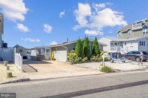 19 W Navasink Dr, LITTLE EGG HARBOR TWP, NJ, 08087-1124 | Card Image