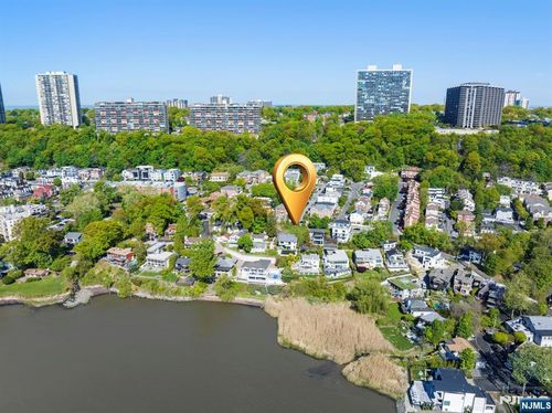 5 Vista Lane, Edgewater, NJ, 07020 | Card Image