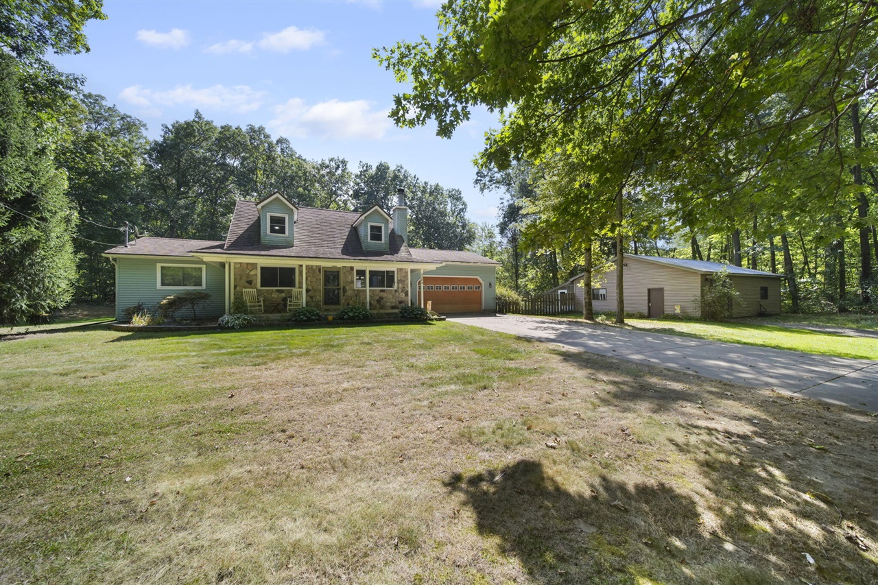 Clinton Rd, Jackson, MI 49201