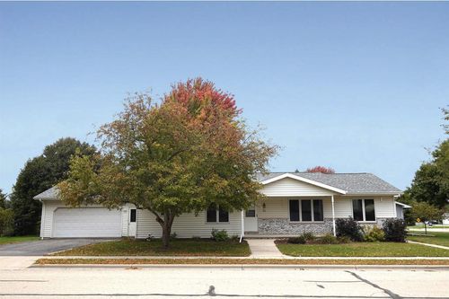 109 Filby Street, Oakfield, WI, 53065 | Card Image