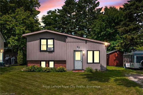 25 Pellister St E, Harriston, ON, N0G1Z0 | Card Image